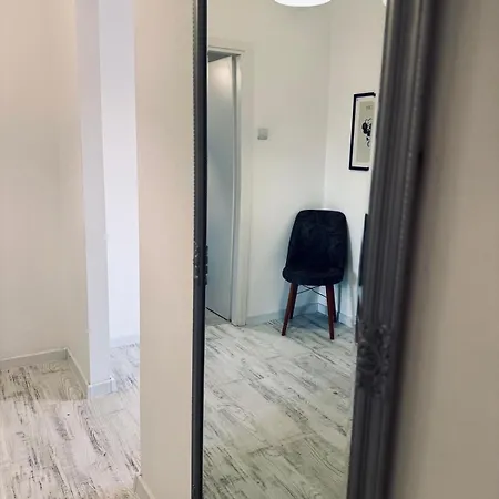 Silver Cozy Apartment